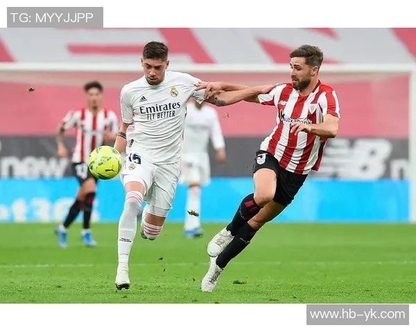 足总杯激战：皇马与AC米兰鏖战成平局红牌事件引发全场热议