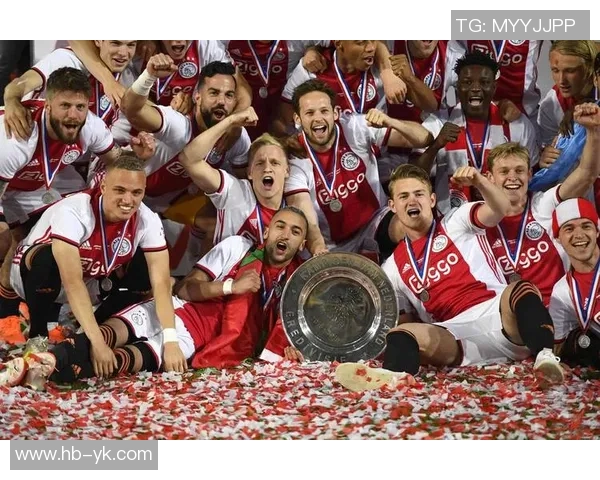 欧联杯曼联大胜多特蒙德补时绝杀引发全场狂欢与转会传闻热议