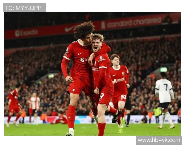 中超精彩对决里昂与热刺战成平局神奇扑救引发转会热议