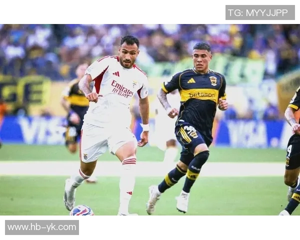 德甲焦点战：本菲卡顽强逼平AC米兰战术解析与精彩瞬间回顾