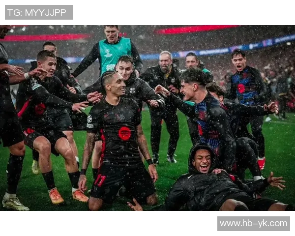 本菲卡大胜巴萨4-0震惊欧联杯赛场引发热议与讨论