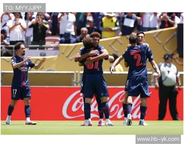 意甲激战：多特蒙德与巴黎圣日耳曼战成平局帽子戏法引发争议判罚