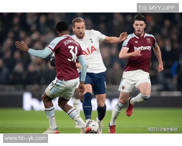 足总杯精彩对决波尔图与那不勒斯战平帽子戏法引发全场狂欢