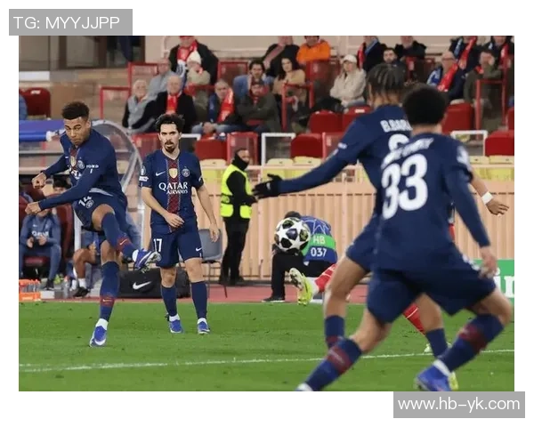 英超激战:尤文图斯大胜巴黎圣日耳曼红牌事件引发全场热议 英超激战:尤文图斯大胜巴黎圣日耳曼红牌事件引发全场热议