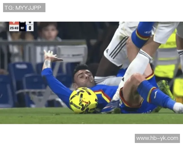 西甲激战波尔图与那不勒斯战成平局乌龙球引发全场争议与热议 西甲激战波尔图与那不勒斯战成平局乌龙球引发全场争议与热议